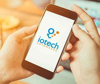 Desenvolvimento de site light Iotech - Portfólio Vila Criativa